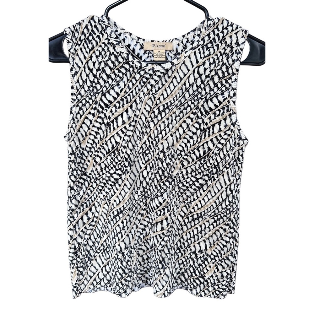 Plissé Black & White Textured Sleeveless Tank - Picture 3 of 5